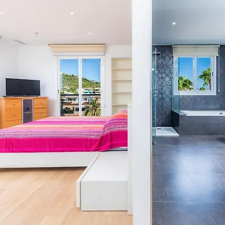 Atico Palmeras アパート